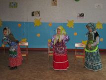 Утренник ко дню матери.Танец для бабушек и мам.