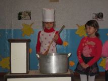  "Варись,варись,кашка..."Песенка для любимой мамочки.