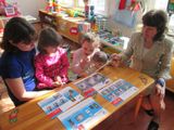 Родителям тоже полезно повторить о пешеходном переходе!