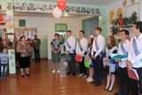 Поздравить выпускников пришла Кравченко Людмила Ильинична, проработавшая директором 19 летшколы 
